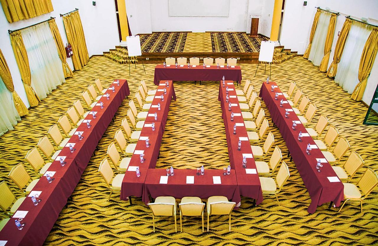 The Boma Nairobi Ξενοδοχείο Εξωτερικό φωτογραφία U-shaped table layout
