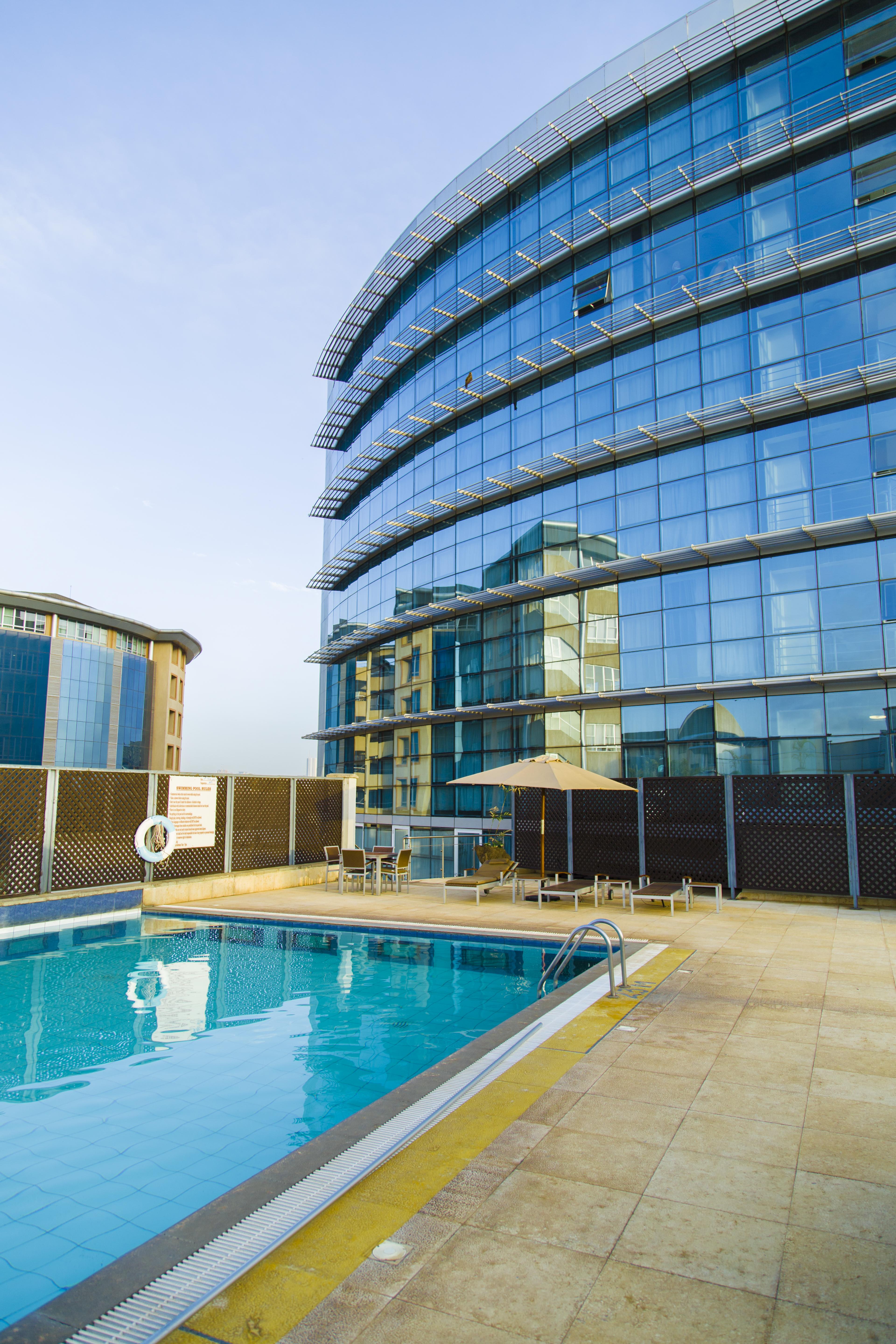 The Boma Nairobi Ξενοδοχείο Εξωτερικό φωτογραφία The swimming pool at the hotel